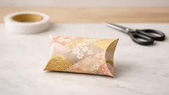 Scatolina regalo origami effetto boutique: tutorial facile con carta 15x15 e biadesivo