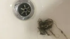 Come eliminare una volta per tutte i peli dallo scarico: una soluzione veloce e semplicissima.