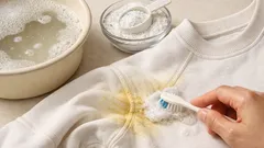 Come togliere giallo e cattivi odori dalla tuta da ginnastica con un ammollo che funziona davvero