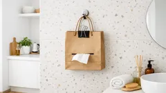 Trasforma un sacchetto di carta in un porta-fazzoletti da parete: zero ingombro e tanta praticità