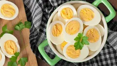 Come raffreddare correttamente le uova sode per ottenere gusto e consistenza perfetti: i segreti dei professionisti