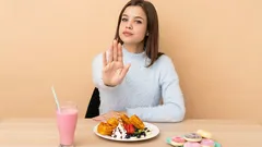 Sensazione costante di fame anche dopo aver mangiato: come individuare le cause e smettere di fare spuntini